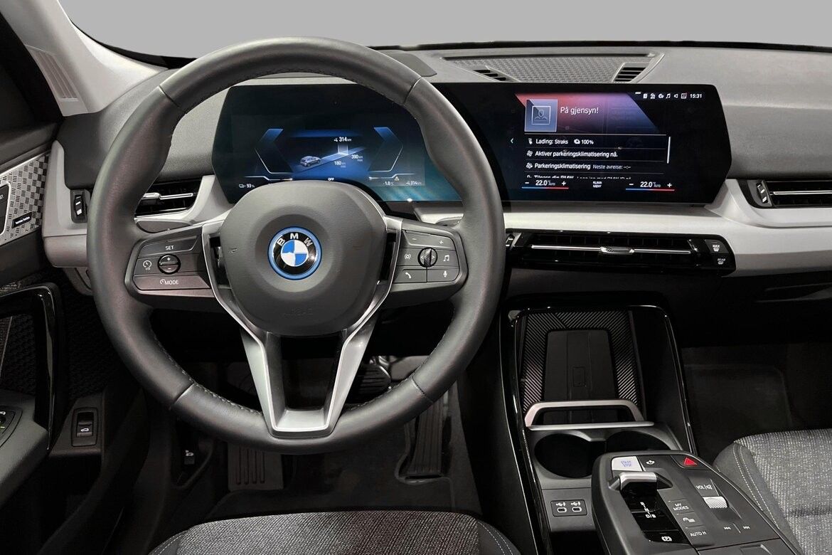 BMW iX1