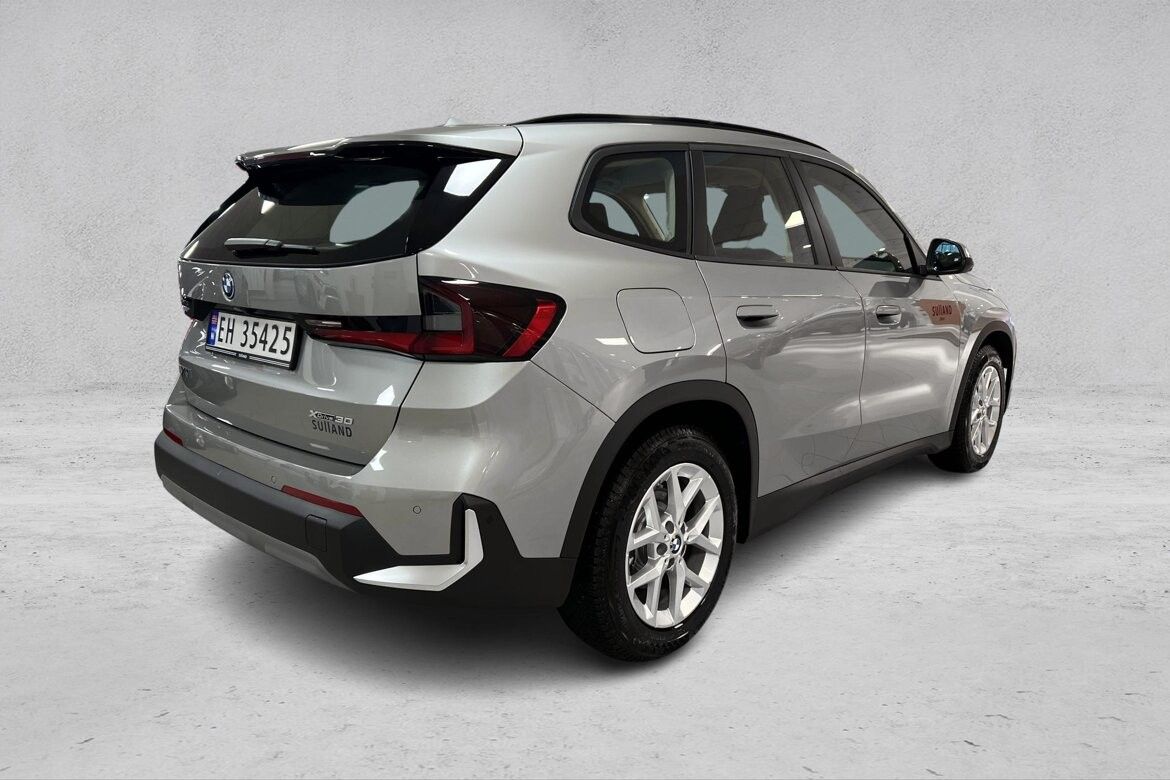 BMW iX1