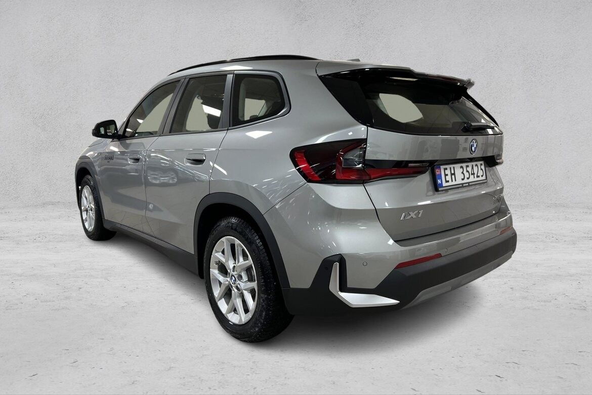 BMW iX1