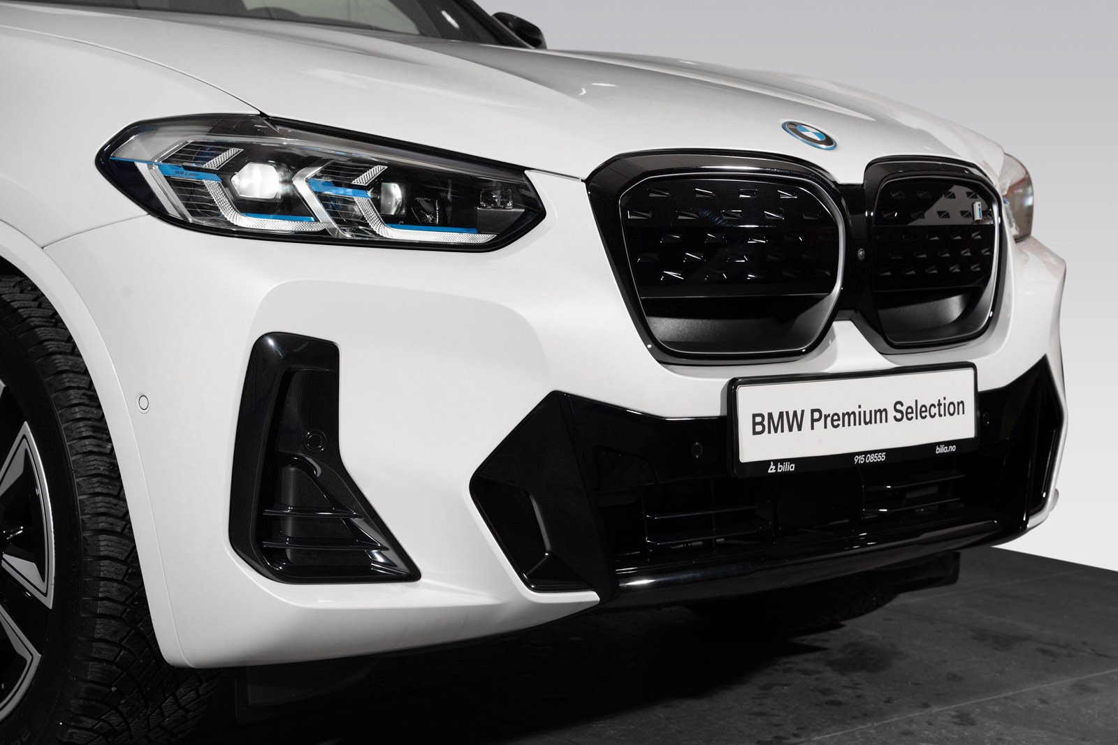 BMW iX3