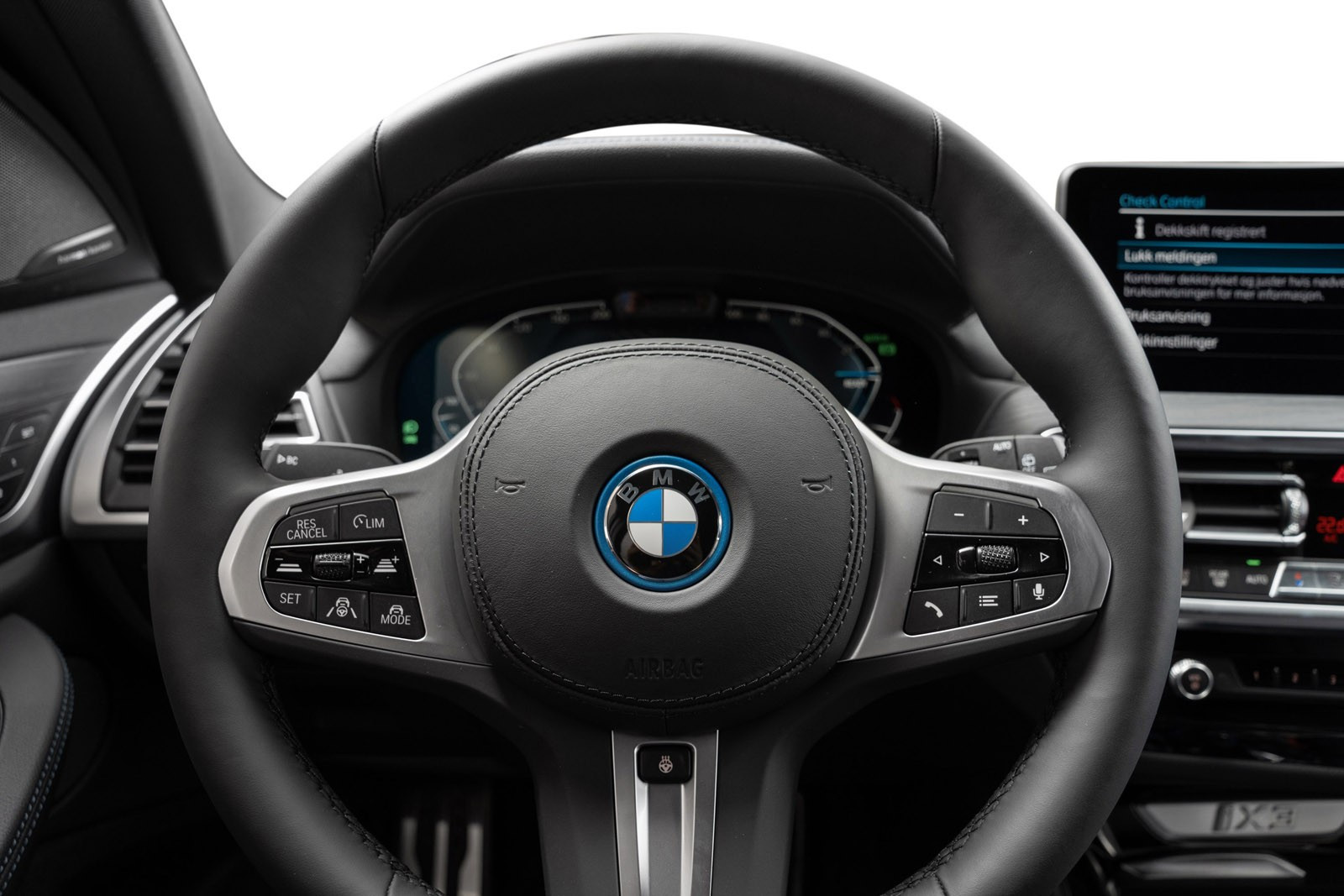 BMW iX3