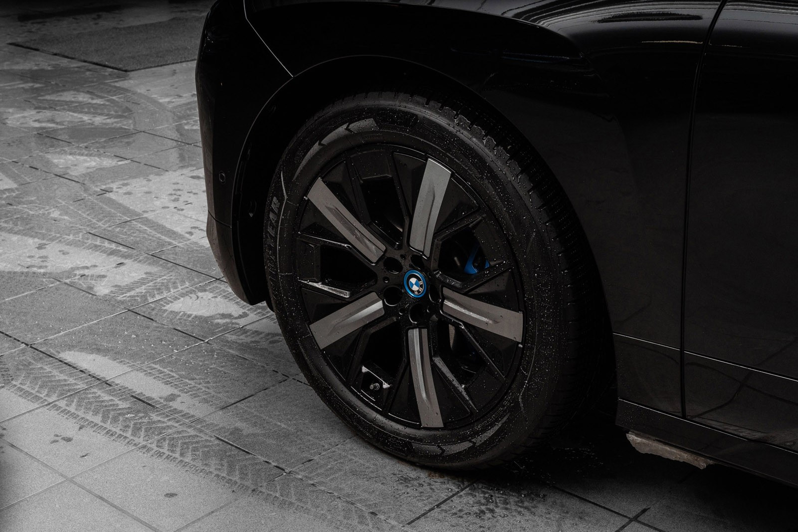 BMW iX xDrive 40