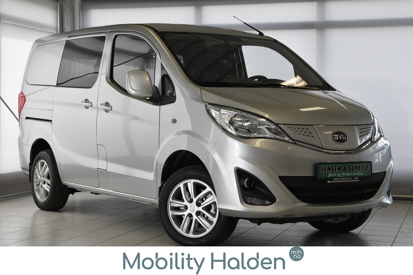 BYD T3