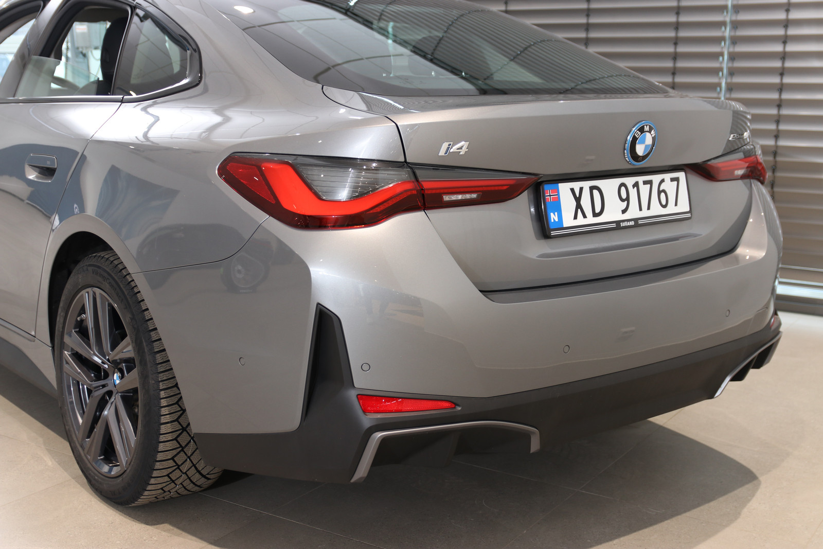 BMW i4