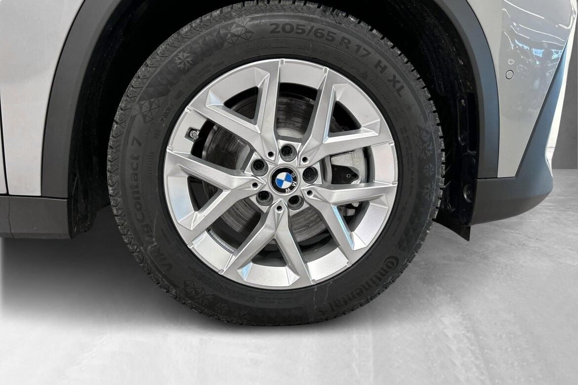 BMW iX1