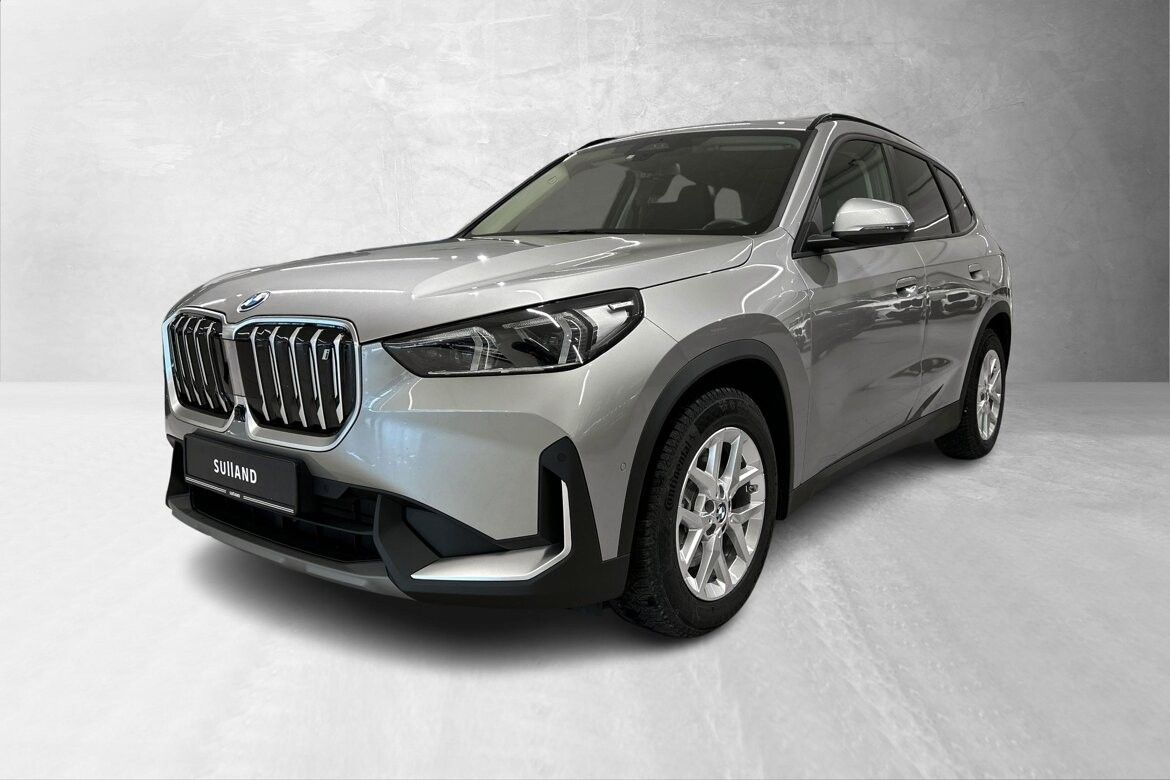 BMW iX1