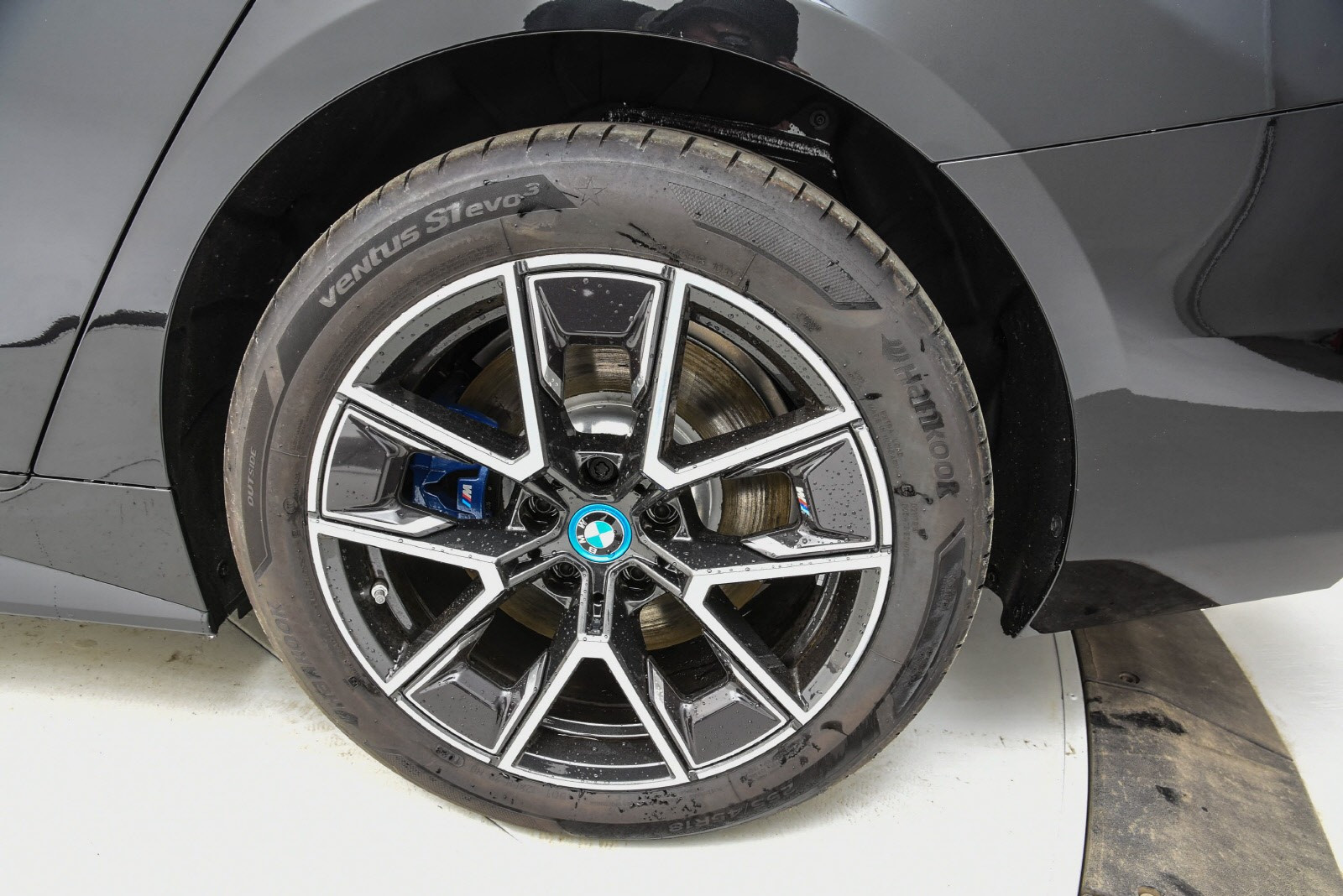 BMW i4 M50