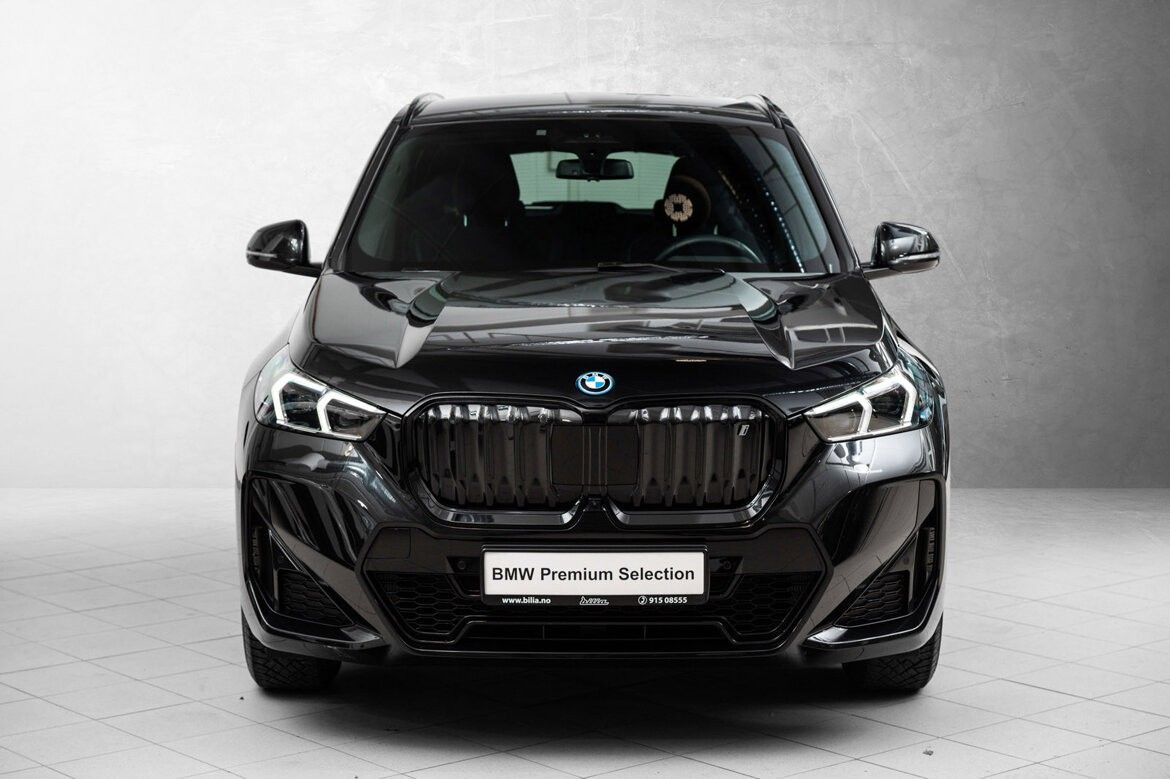 BMW iX1