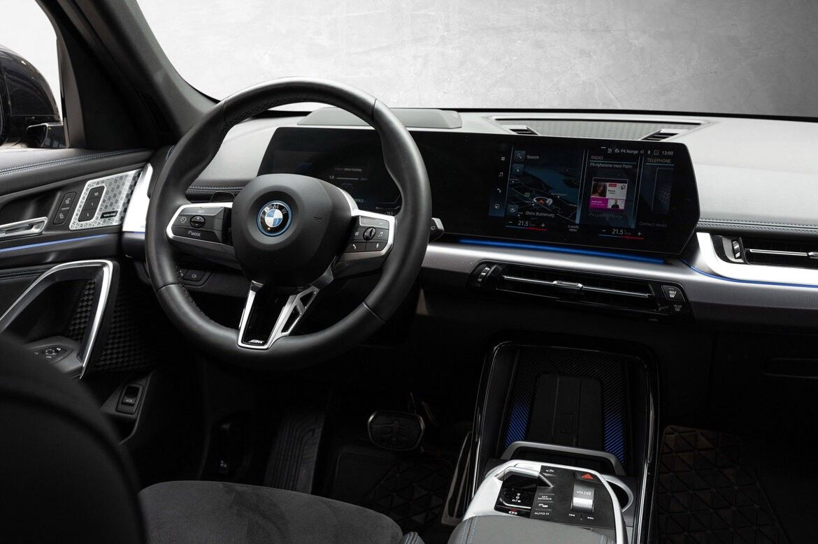 BMW iX1