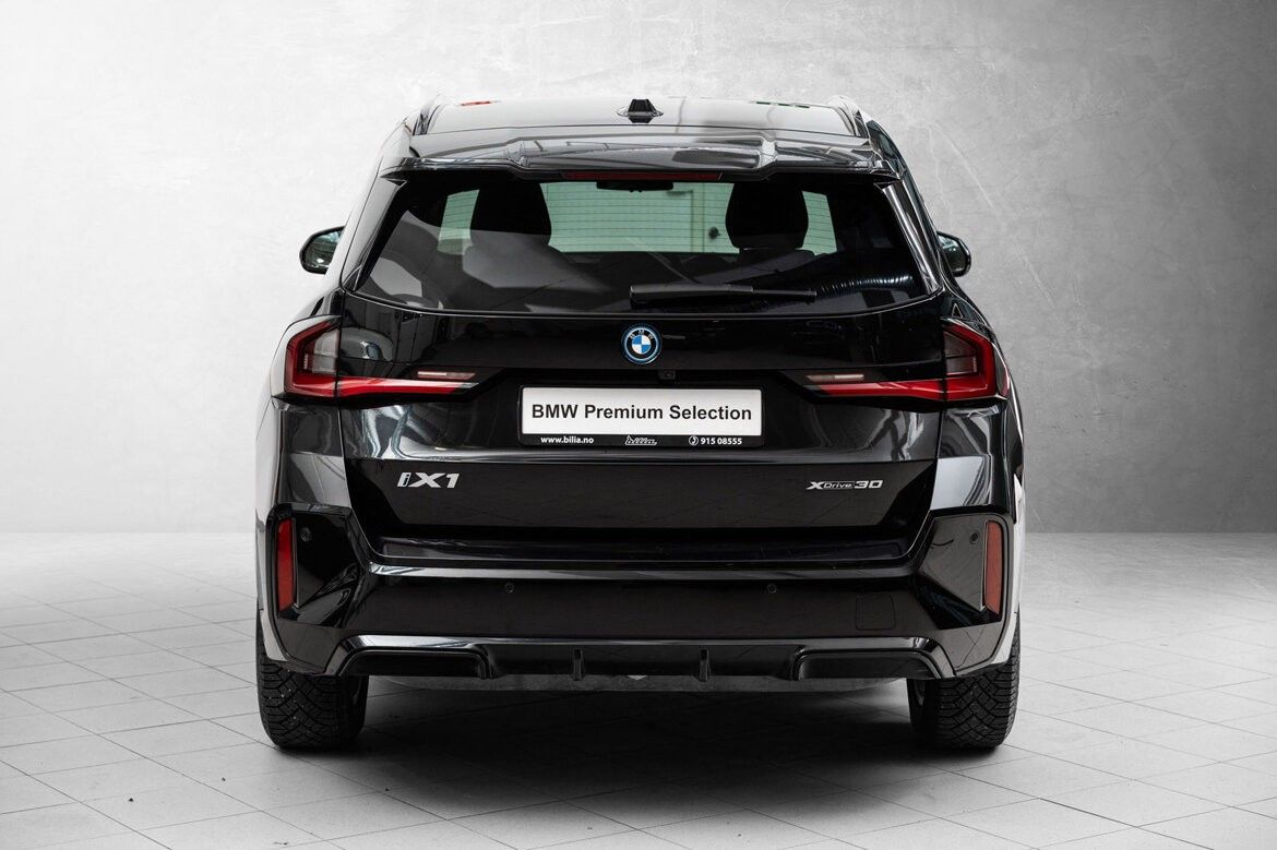 BMW iX1