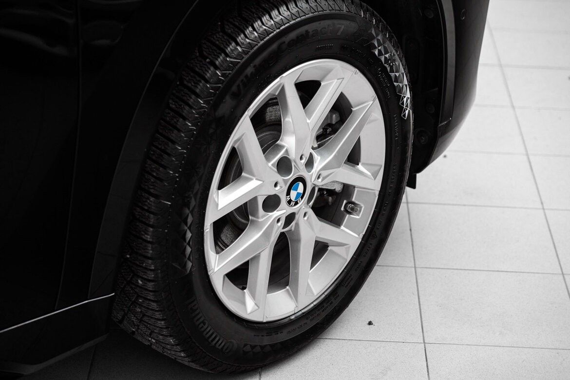BMW iX1