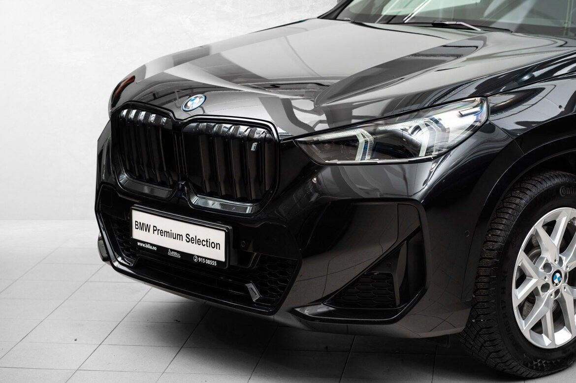 BMW iX1