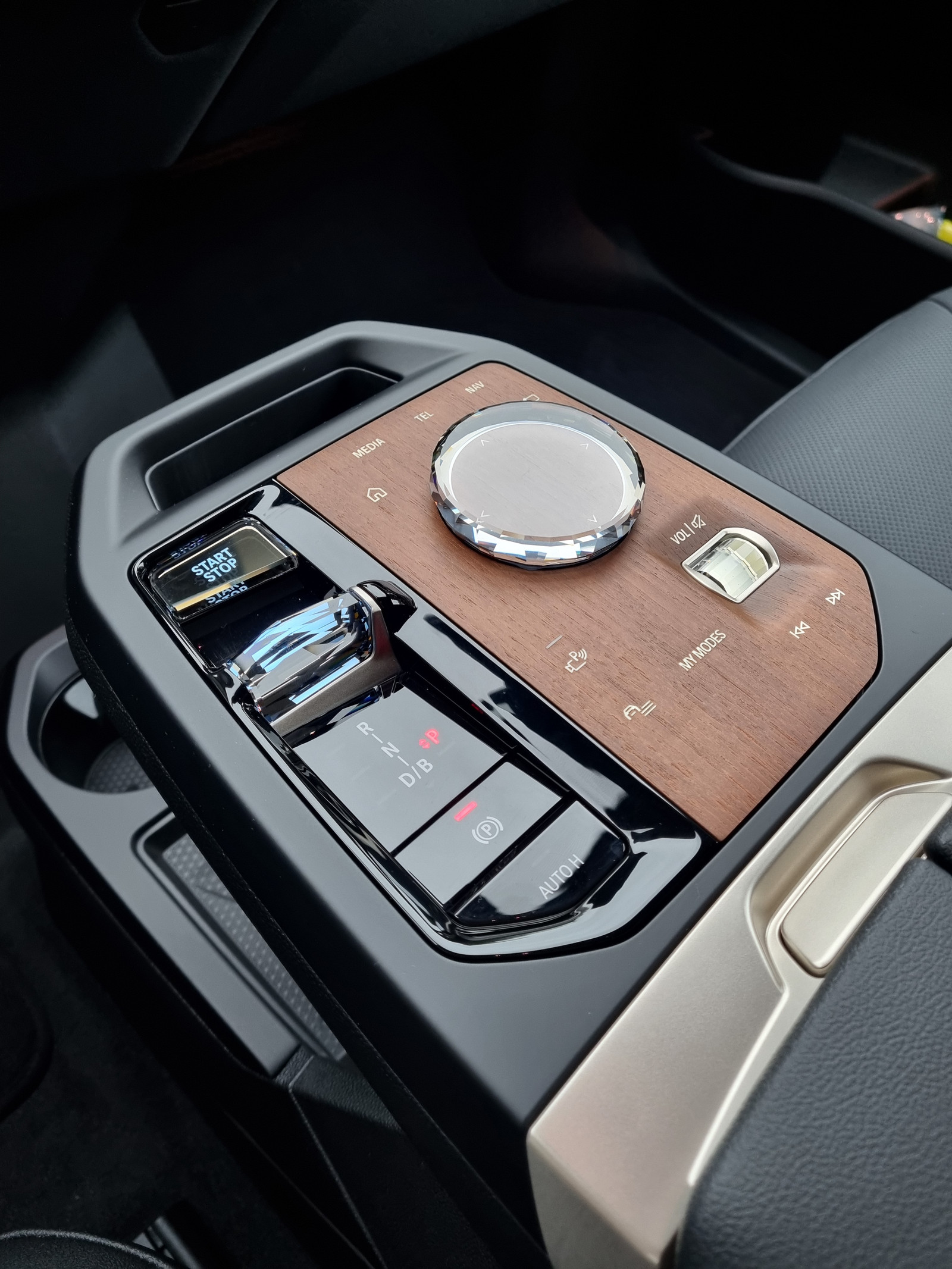 BMW iX xDrive 40