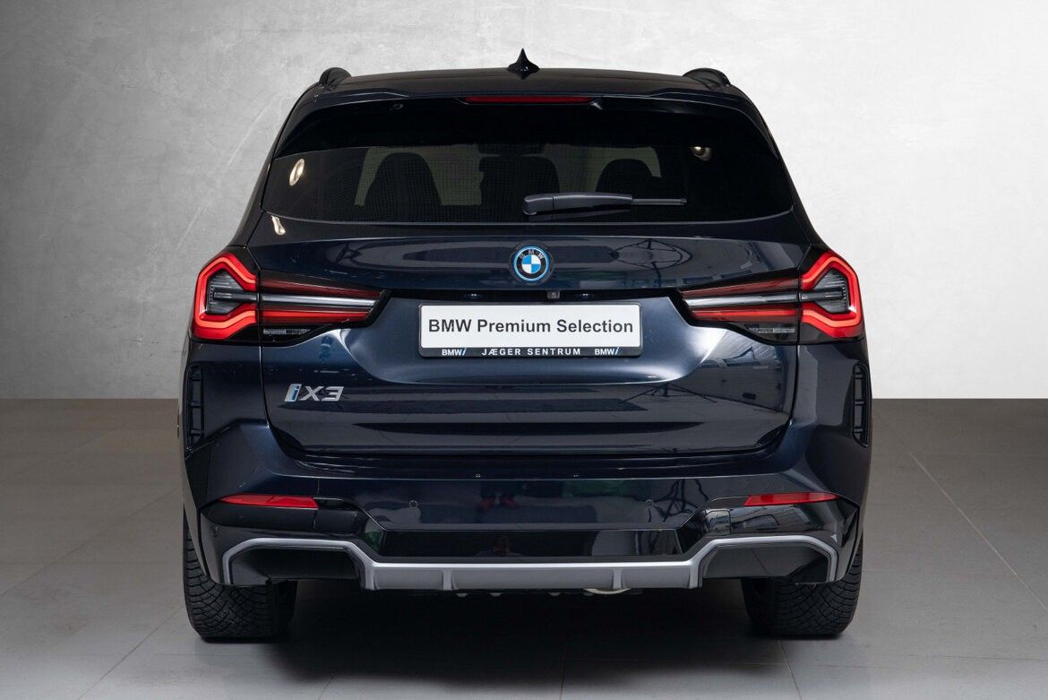 BMW iX3