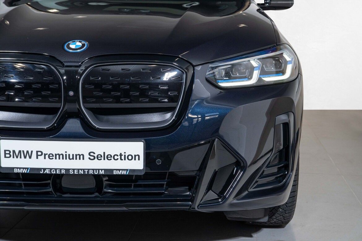 BMW iX3