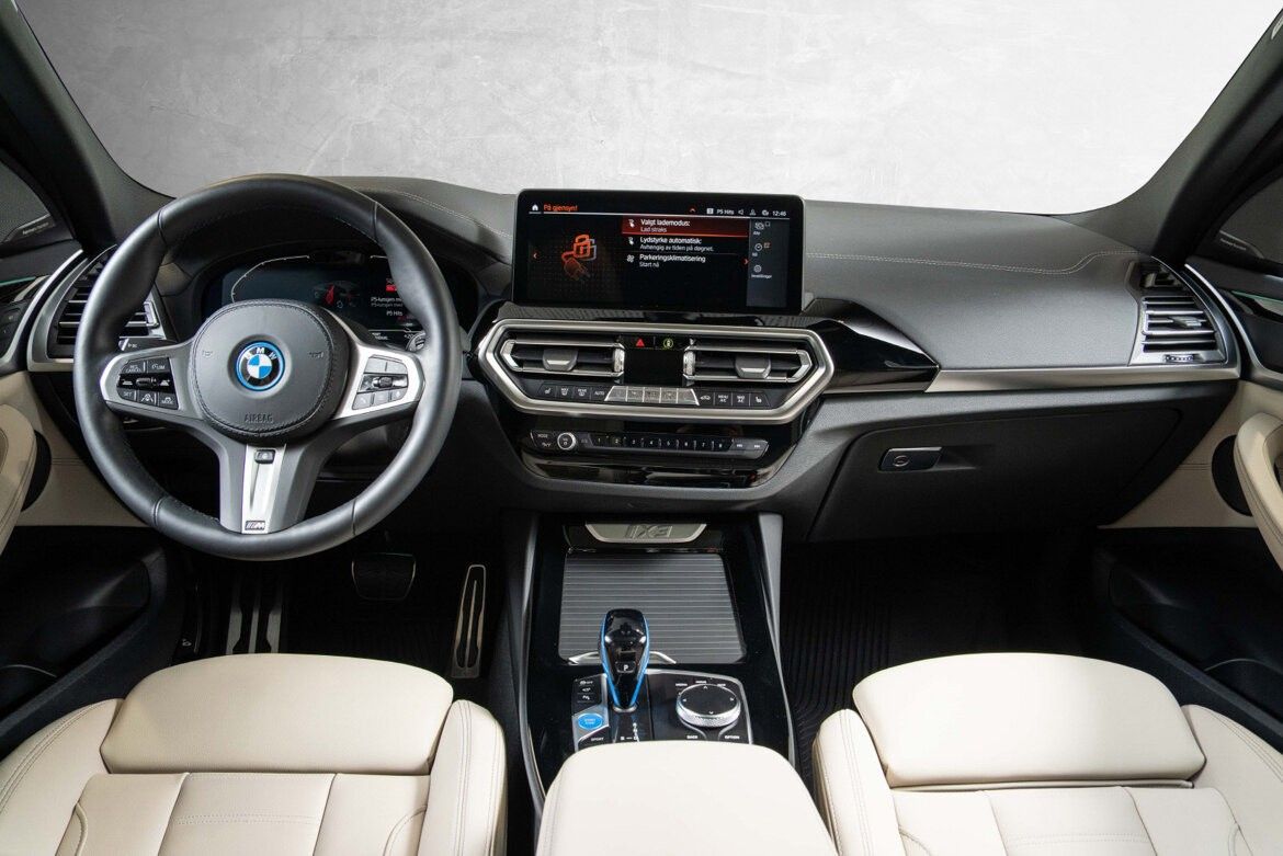 BMW iX3