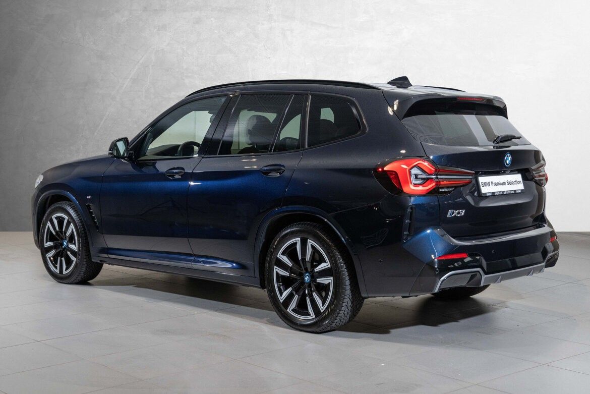 BMW iX3