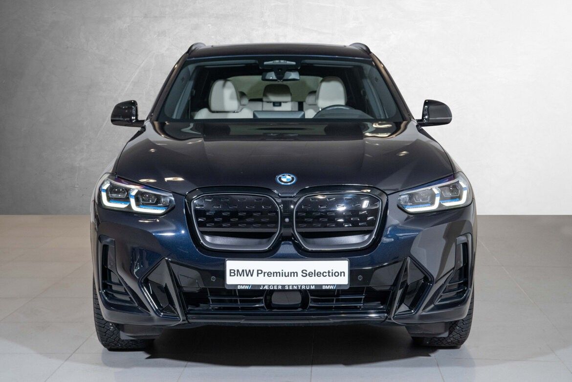BMW iX3