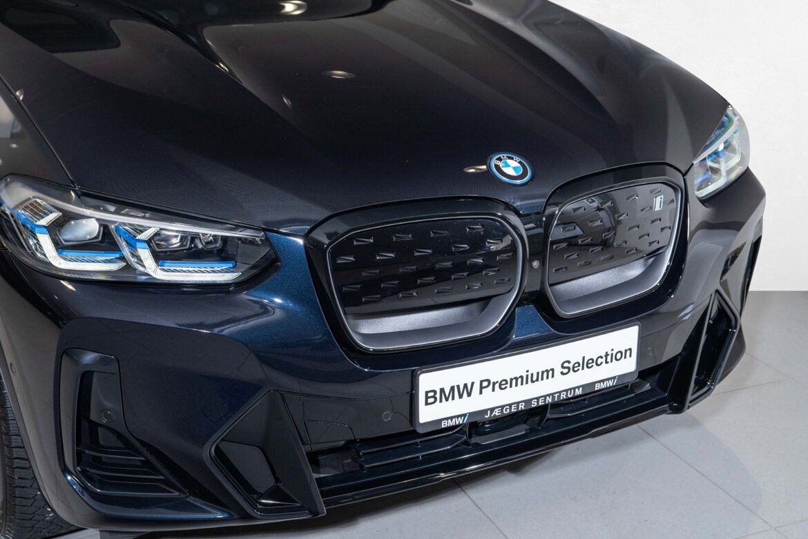 BMW iX3