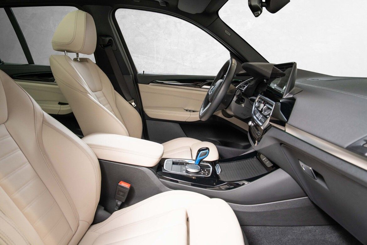 BMW iX3