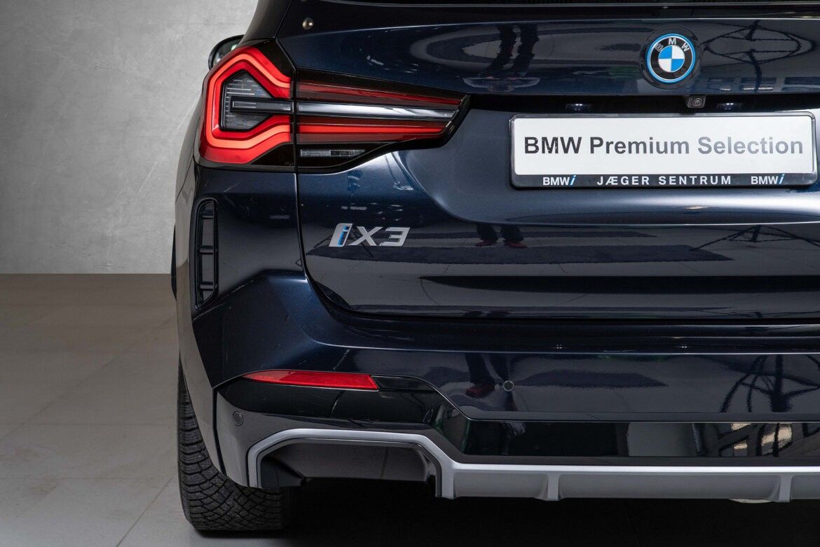 BMW iX3