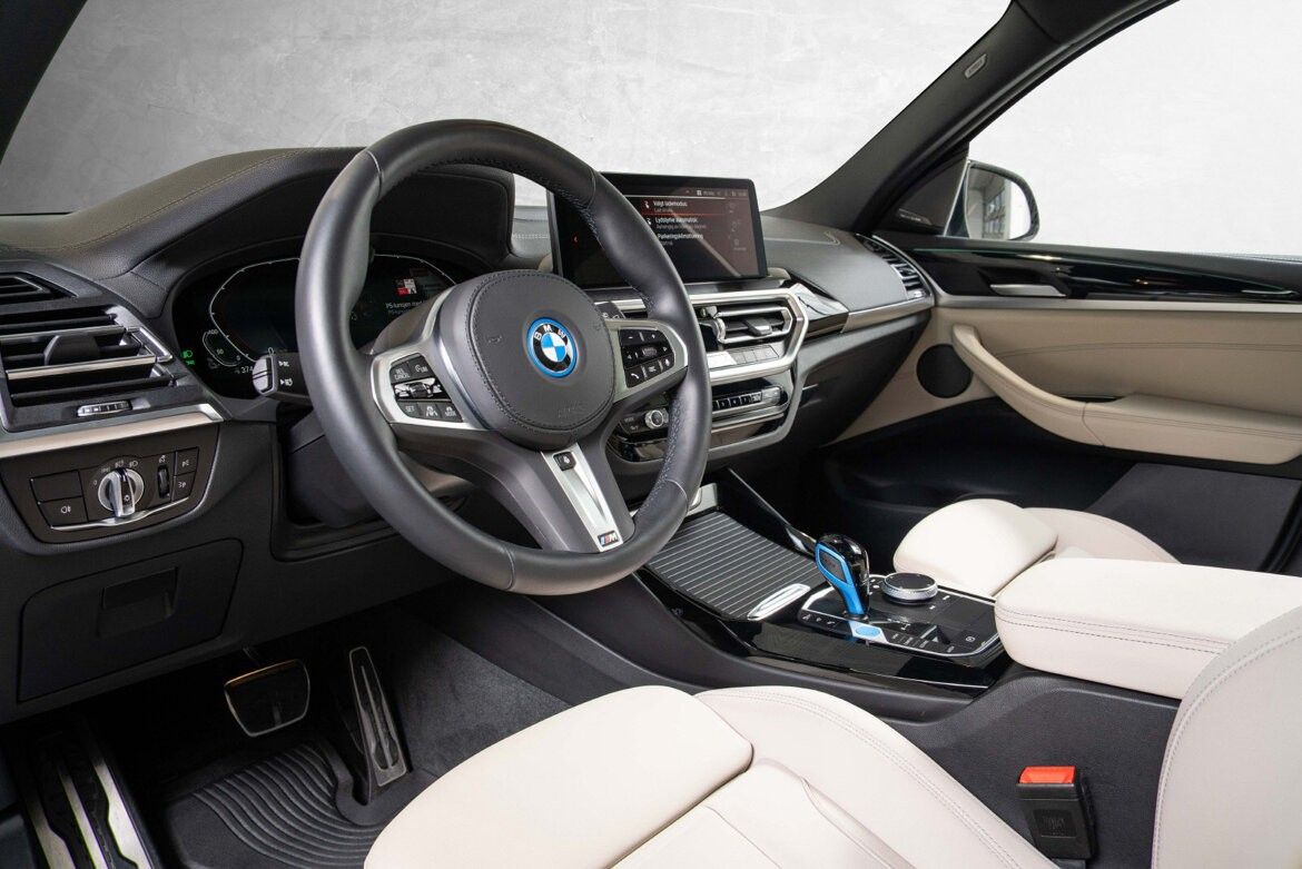 BMW iX3