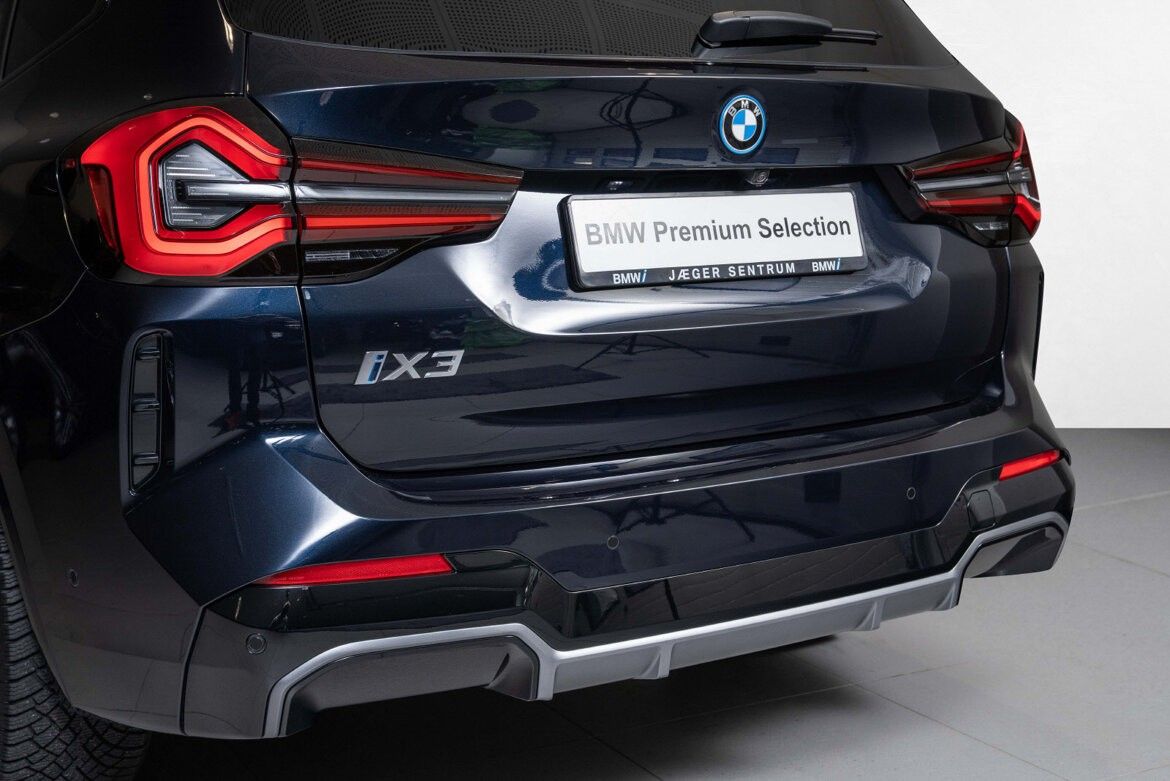 BMW iX3