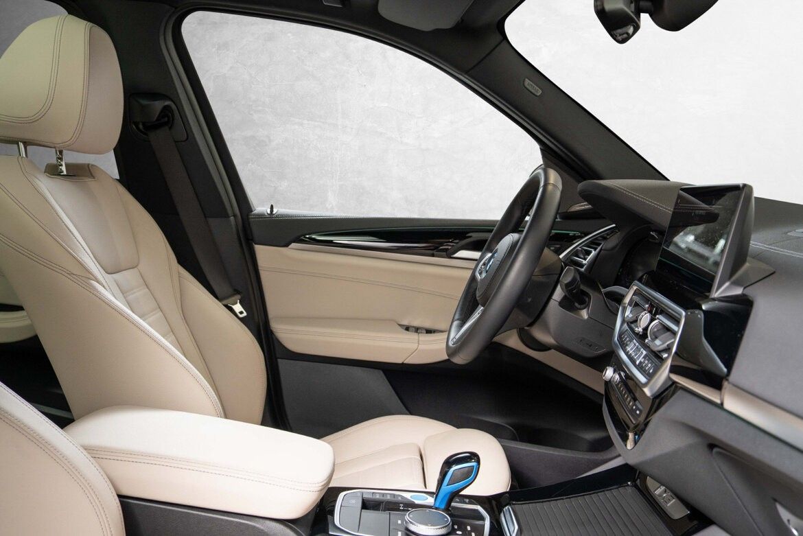 BMW iX3