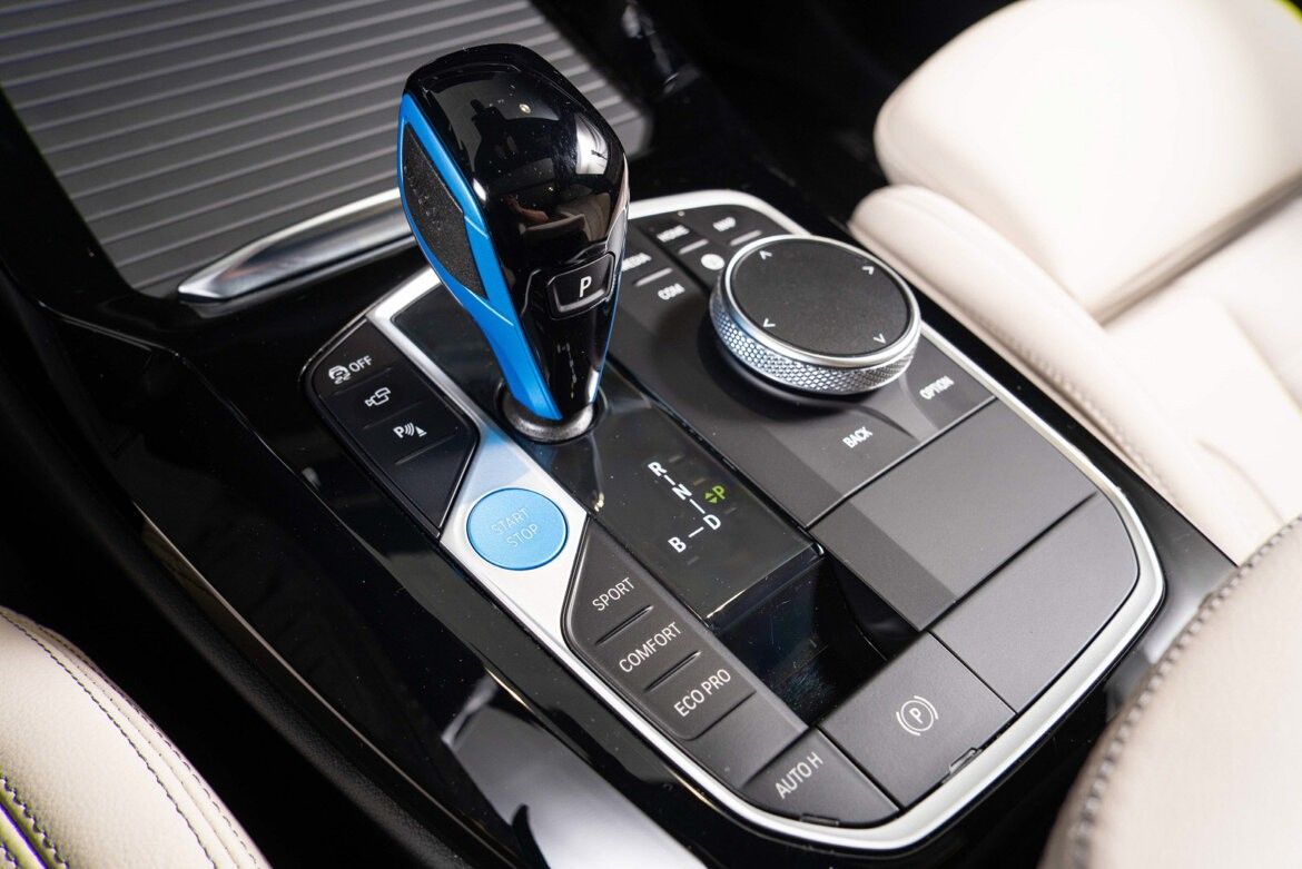 BMW iX3