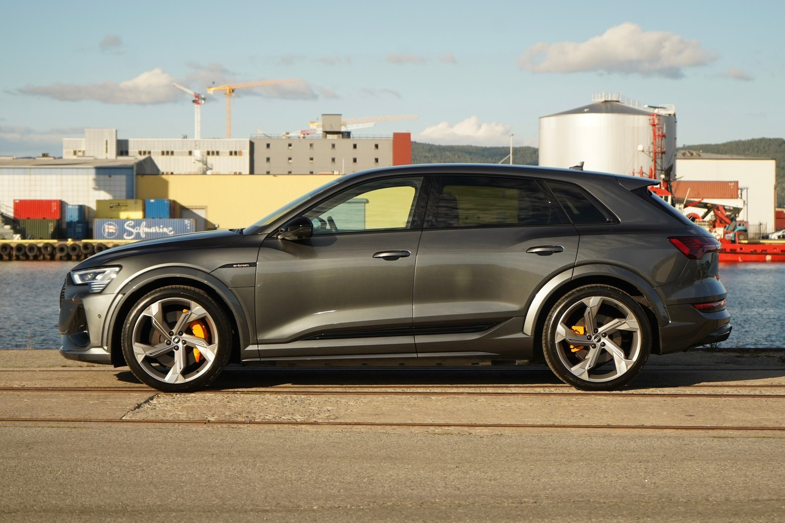 Audi e-tron