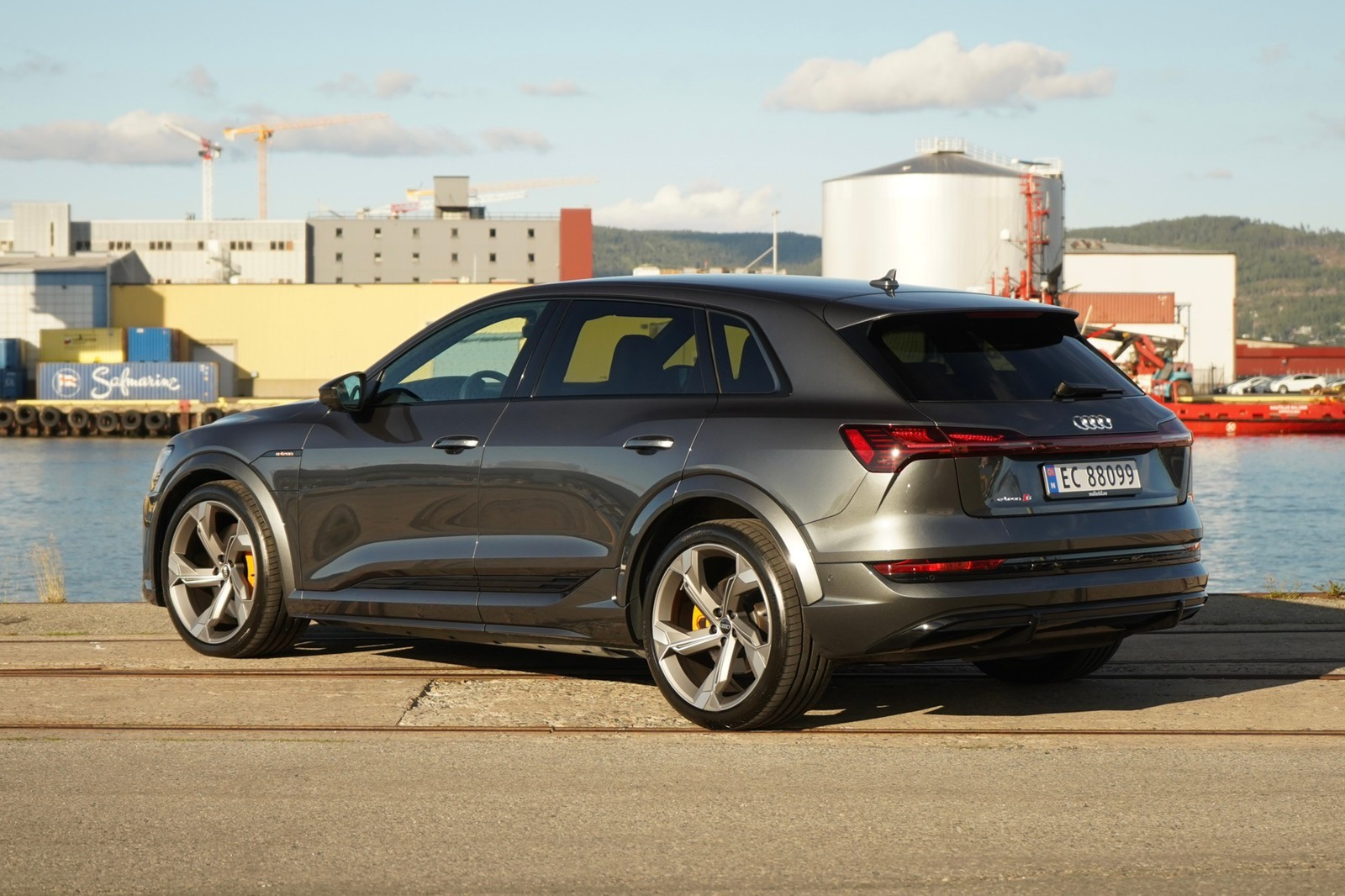 Audi e-tron