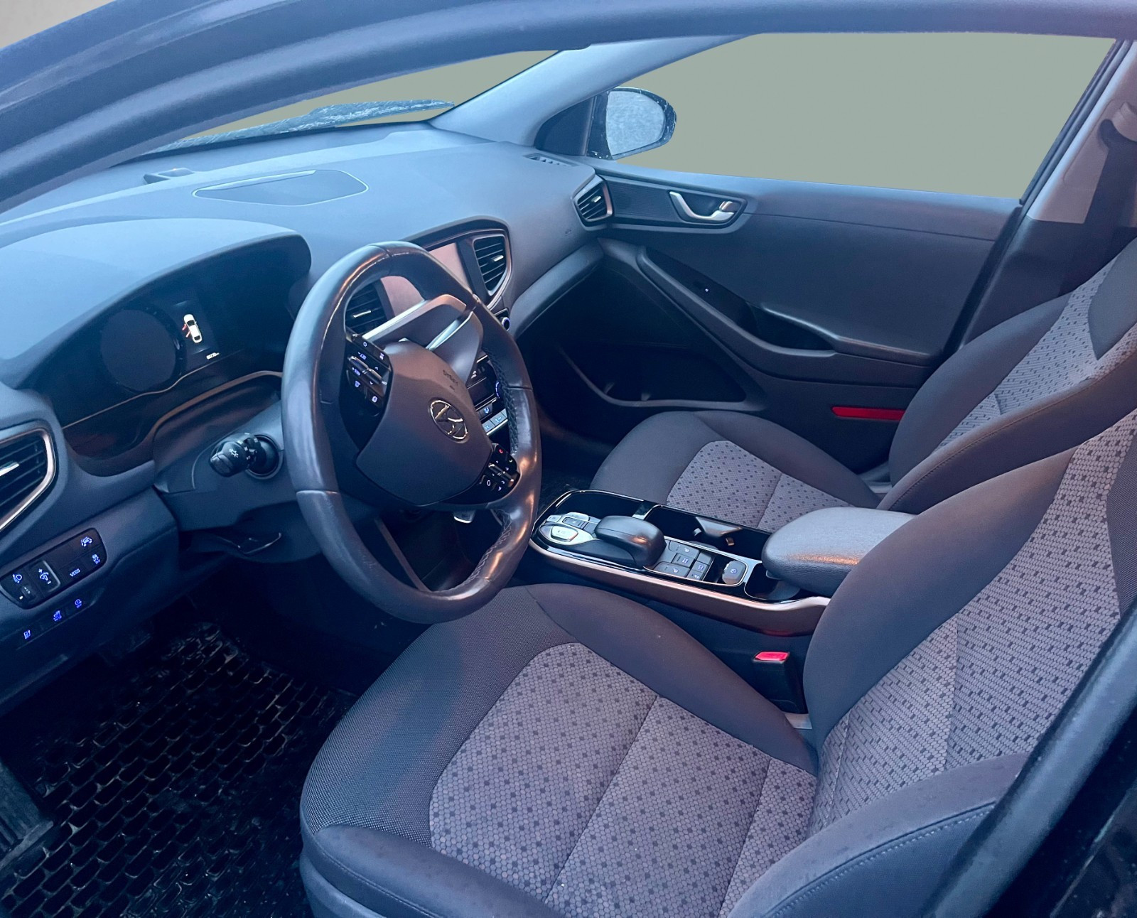 Hyundai IONIQ