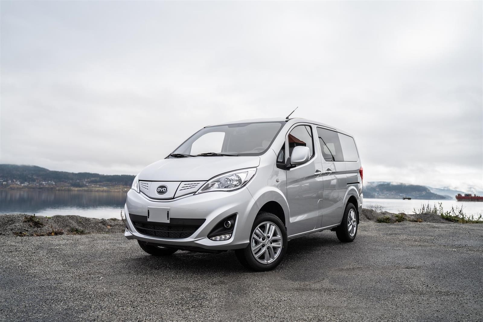 BYD T3