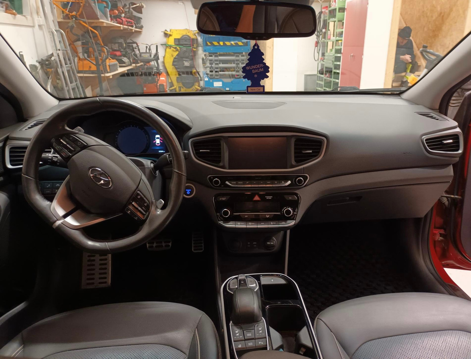 Hyundai IONIQ