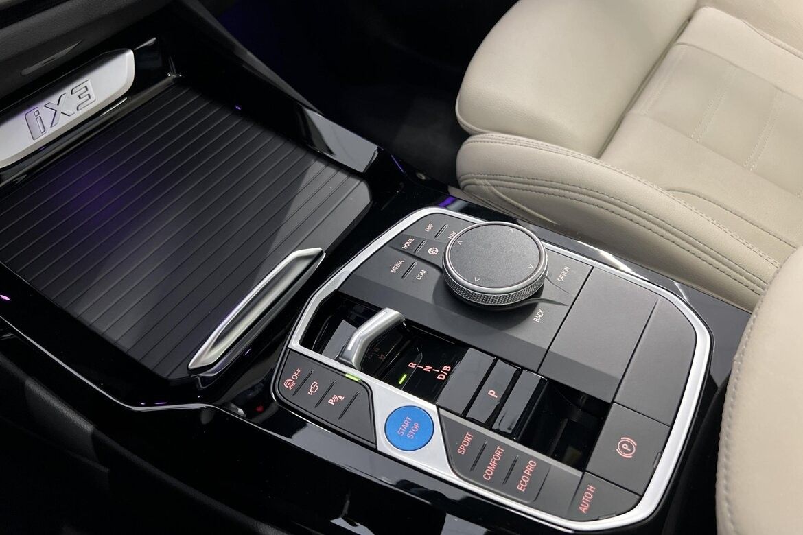 BMW iX3
