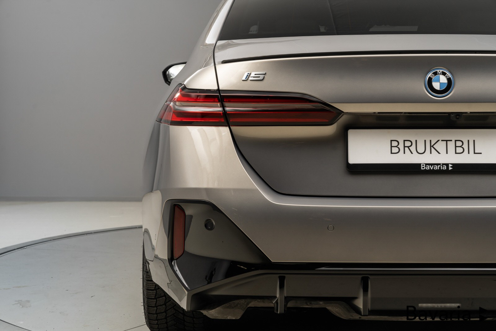 BMW i5 M60