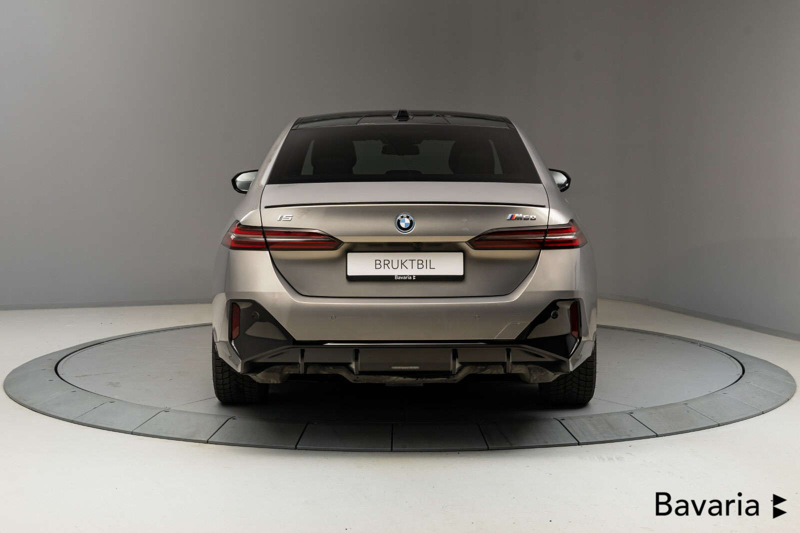 BMW i5 M60