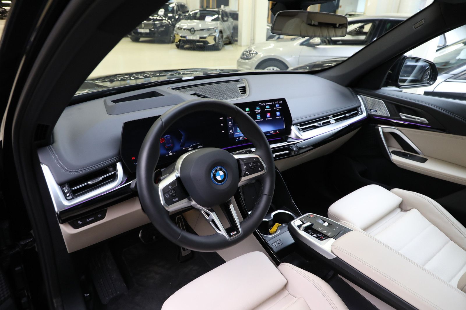 BMW iX1