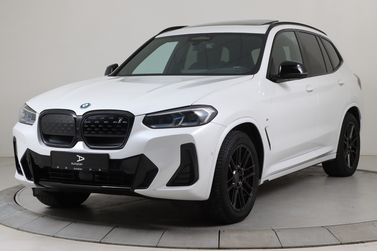 BMW iX3