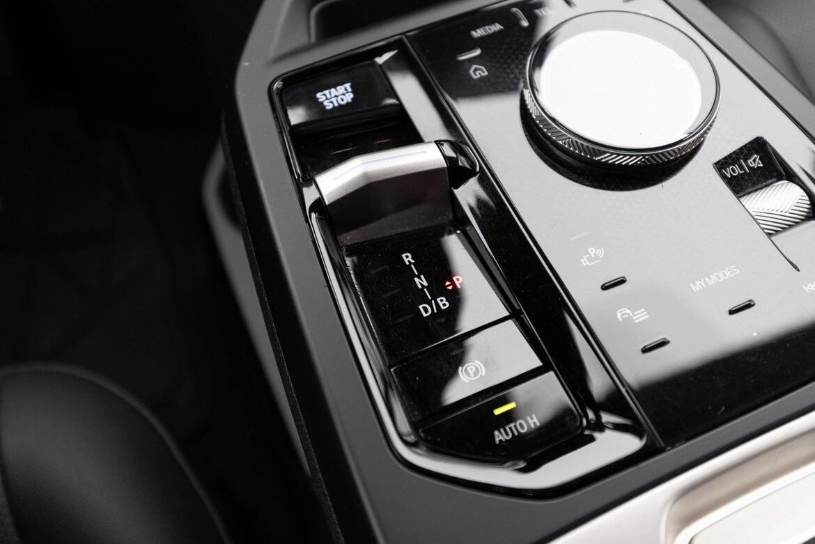 BMW iX xDrive 40
