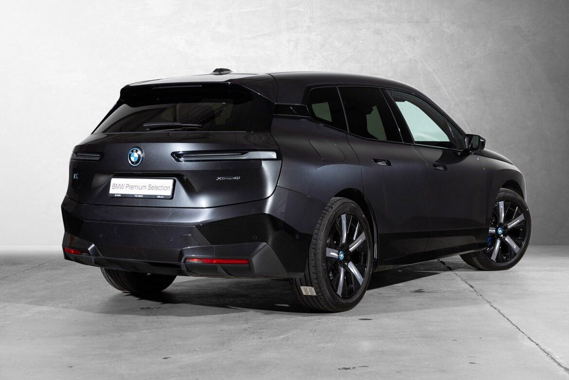 BMW iX xDrive 40