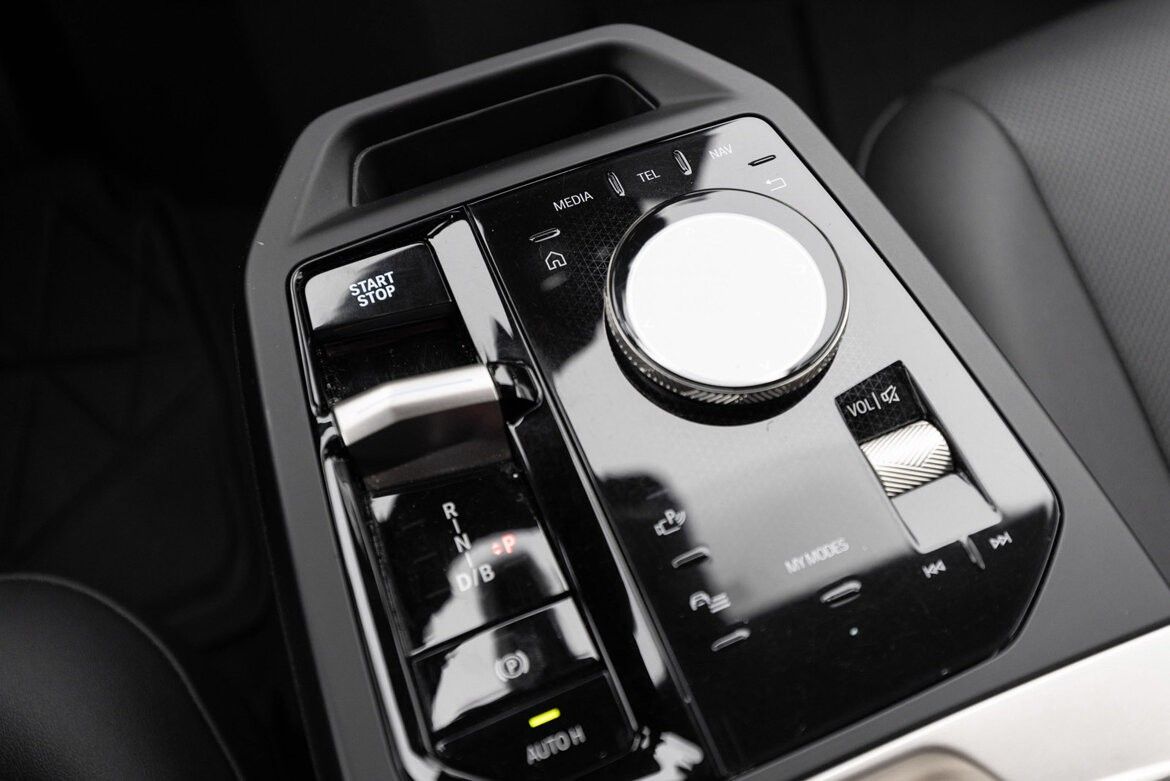 BMW iX xDrive 40