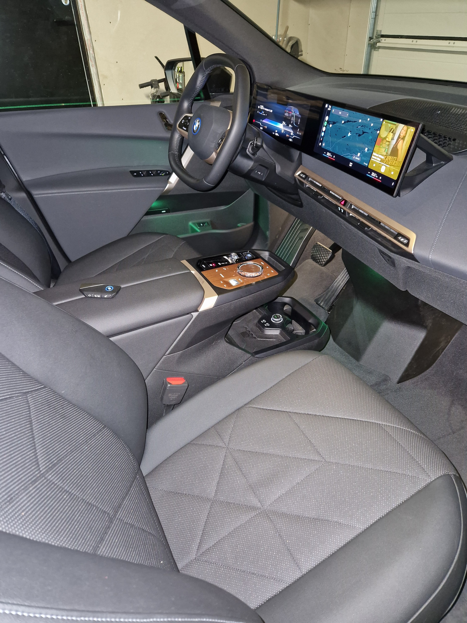 BMW iX xDrive 40