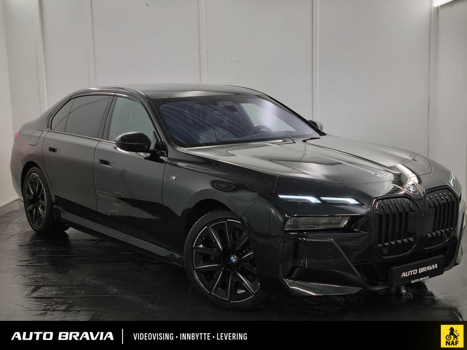 BMW i7