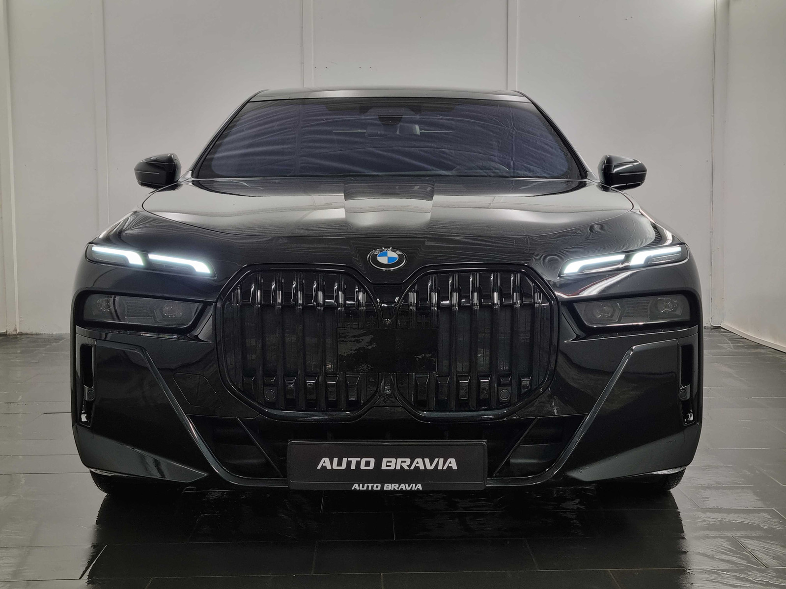 BMW i7