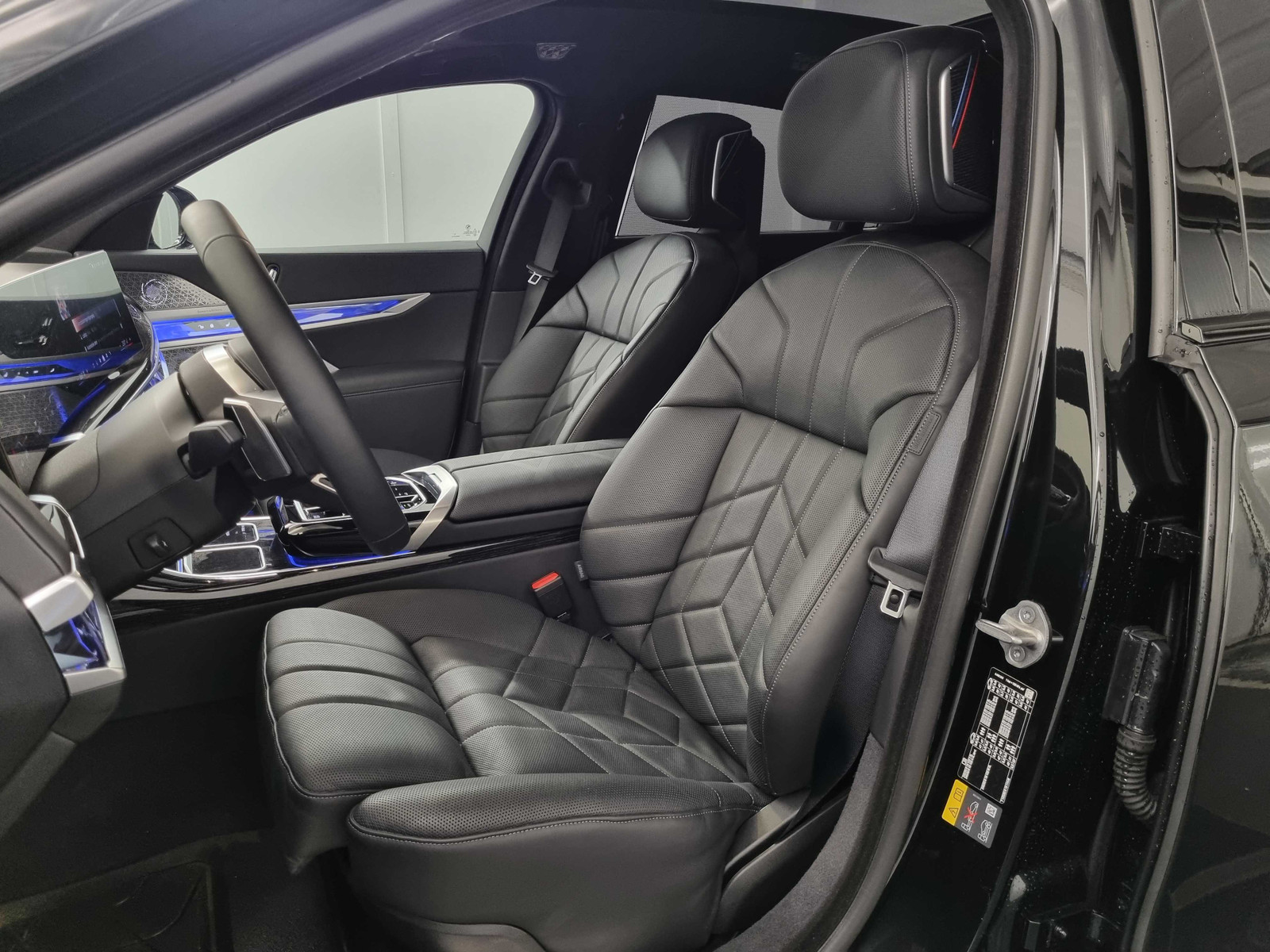 BMW i7
