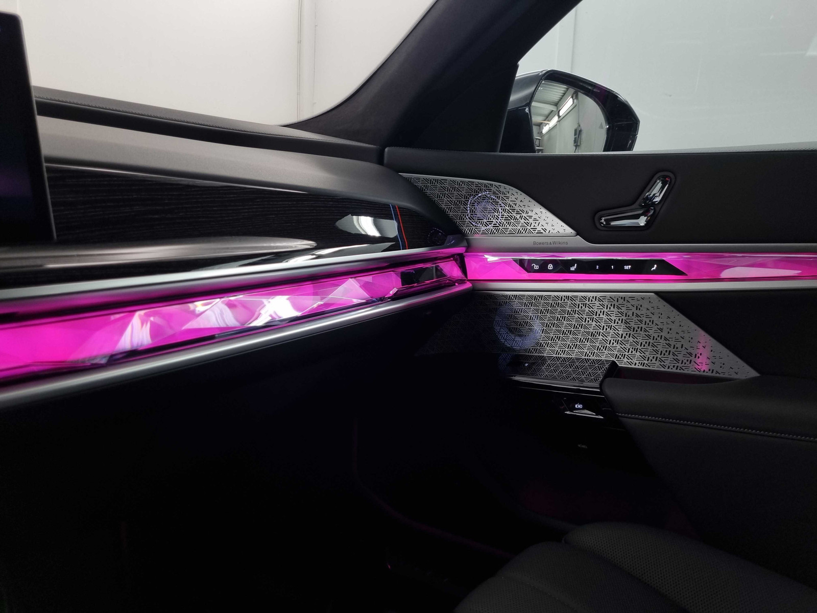 BMW i7