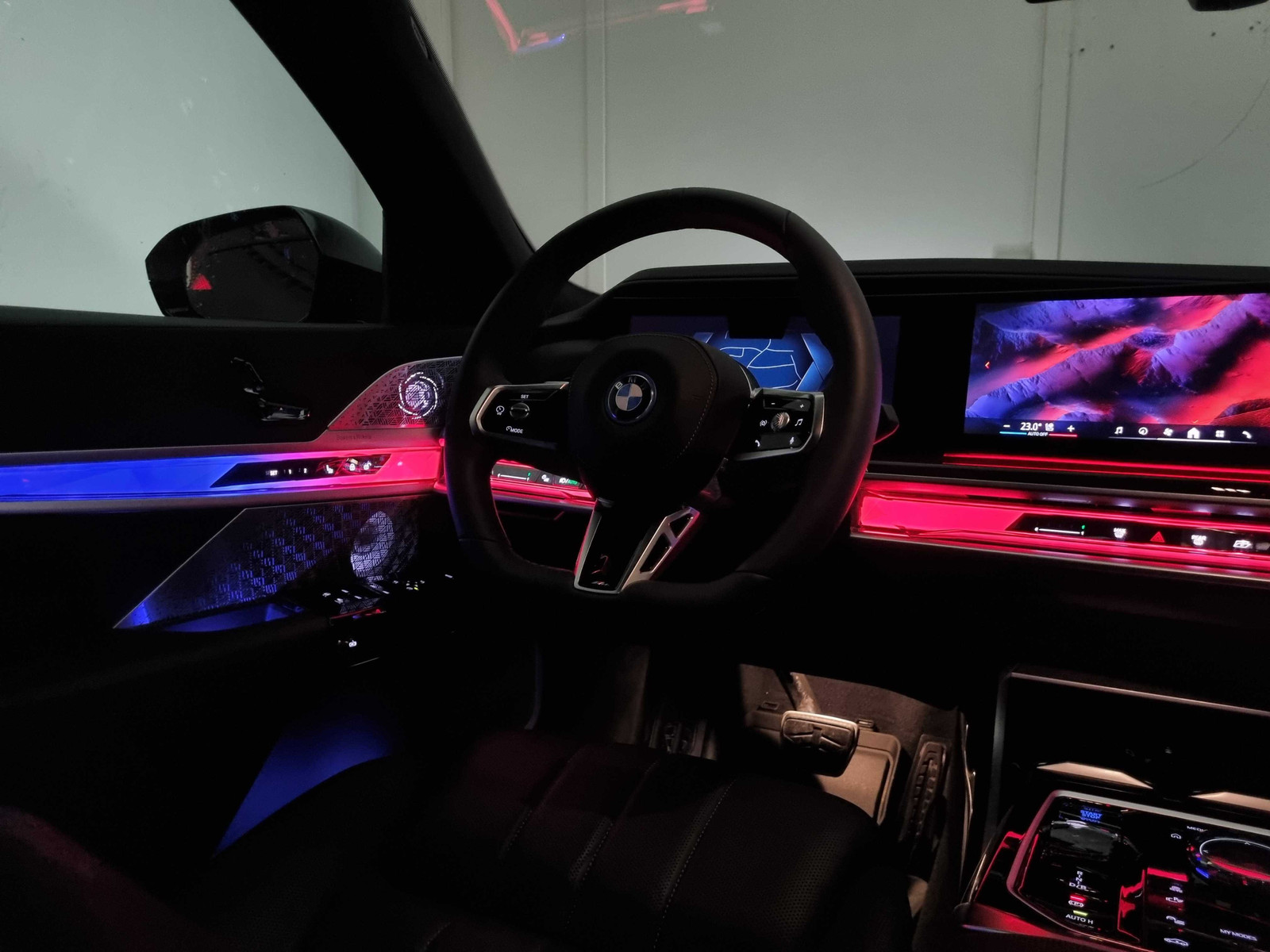 BMW i7