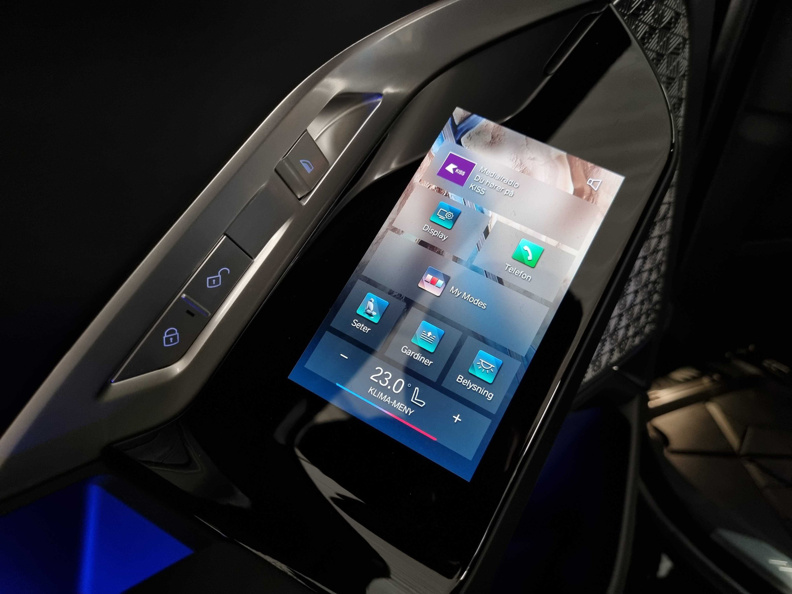 BMW i7