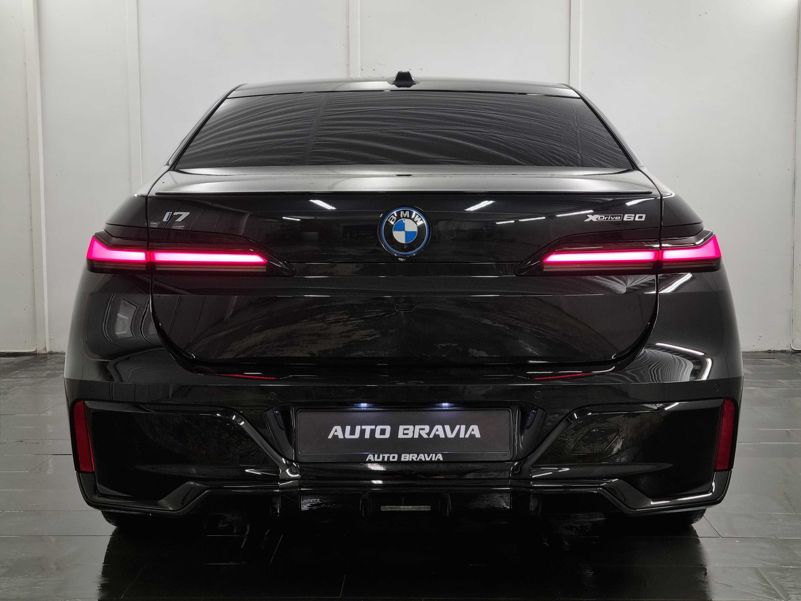 BMW i7